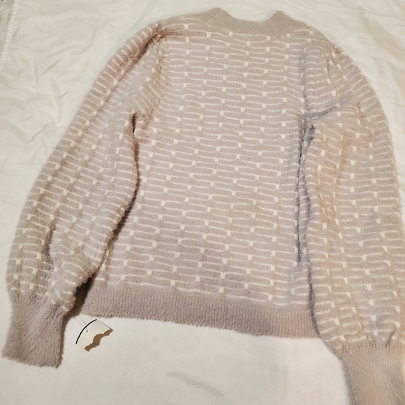 Sweater - Picture 2 of 3